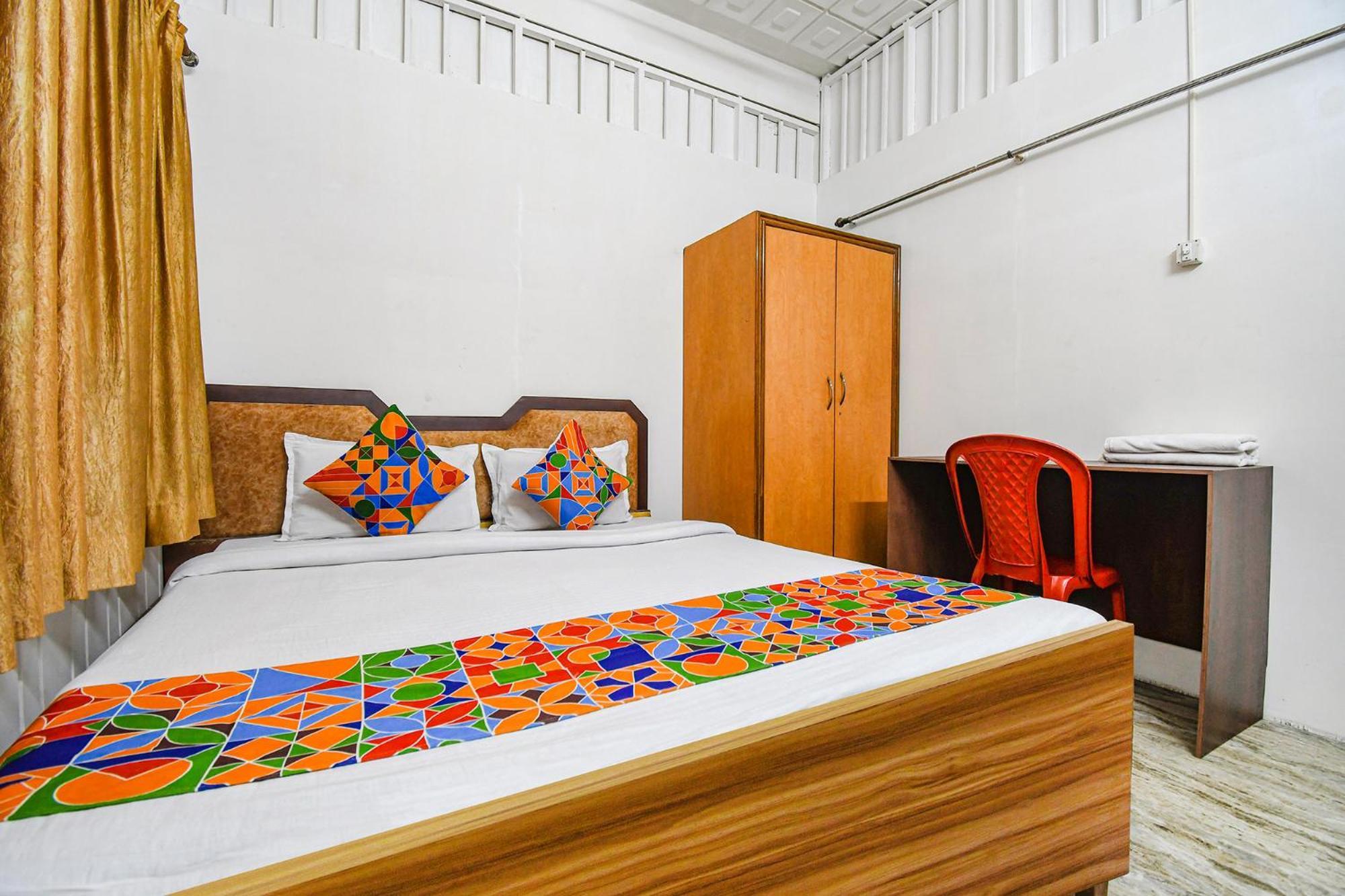 Fabexpress Astoria House Hotel Колката Екстериор снимка